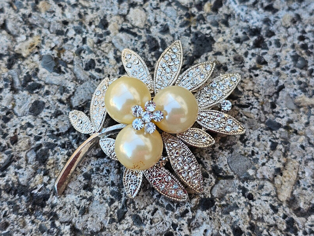 Costume Jewelry Brooch Pin, Faux Pearls w/Rhinestones Leaves Floral 2 1/4"